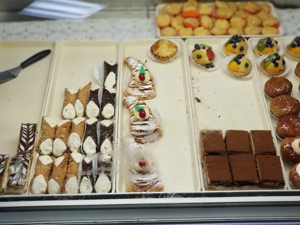 Connoli